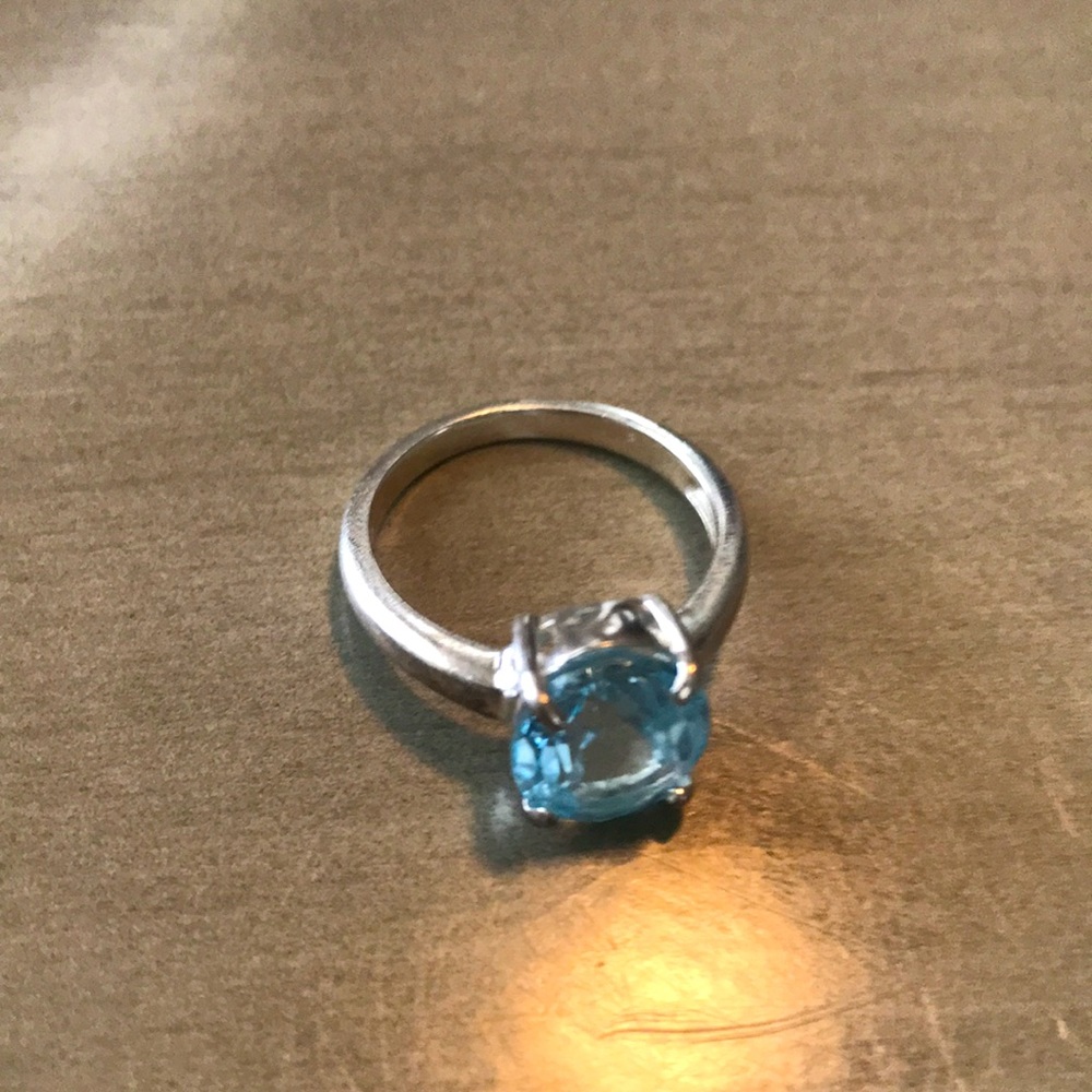 Sterling silver blue topaz ring